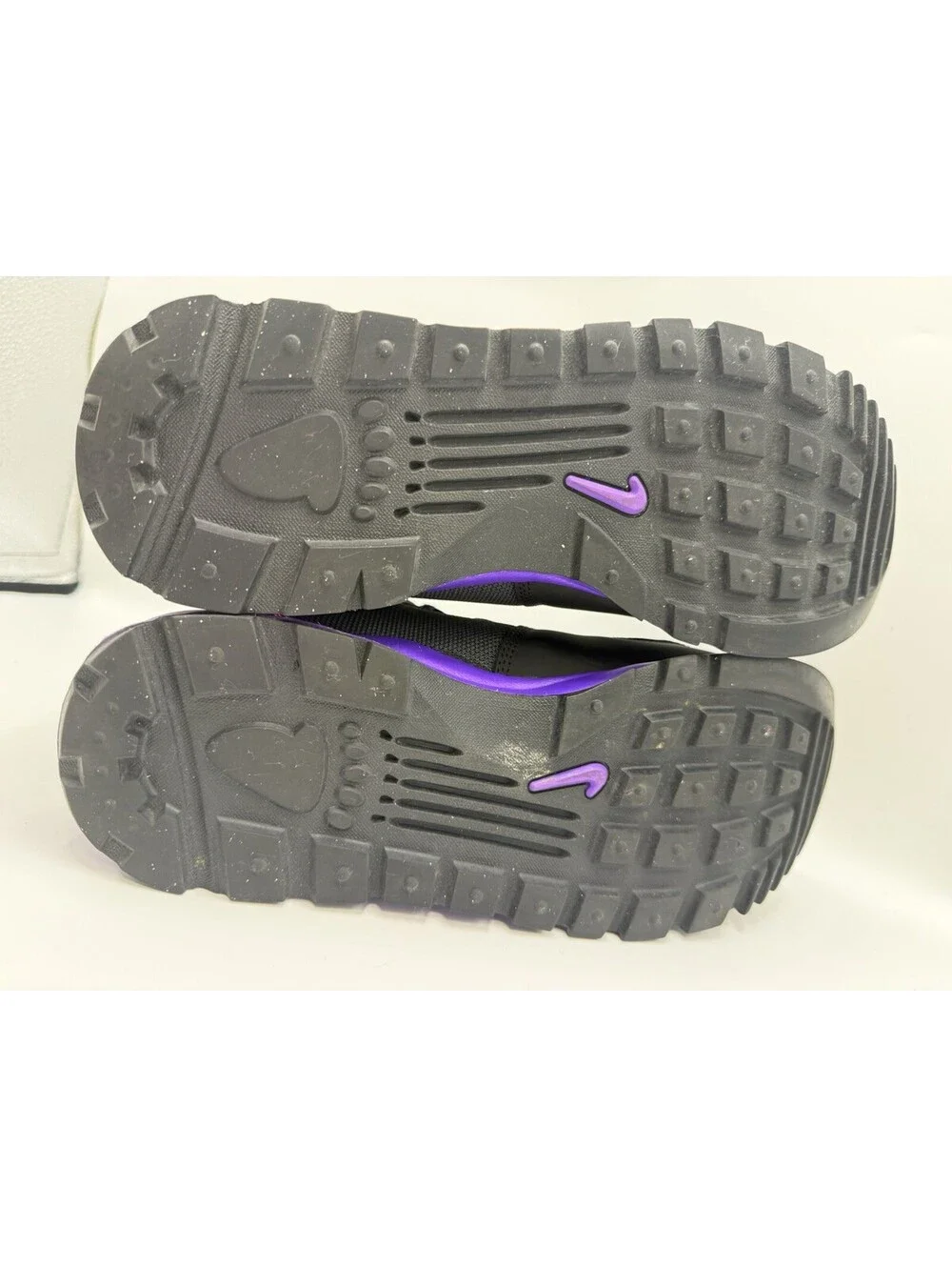 Nike Men's TAKOS ACG MID LE Size 8.5 Black Purple Rare 386356-450